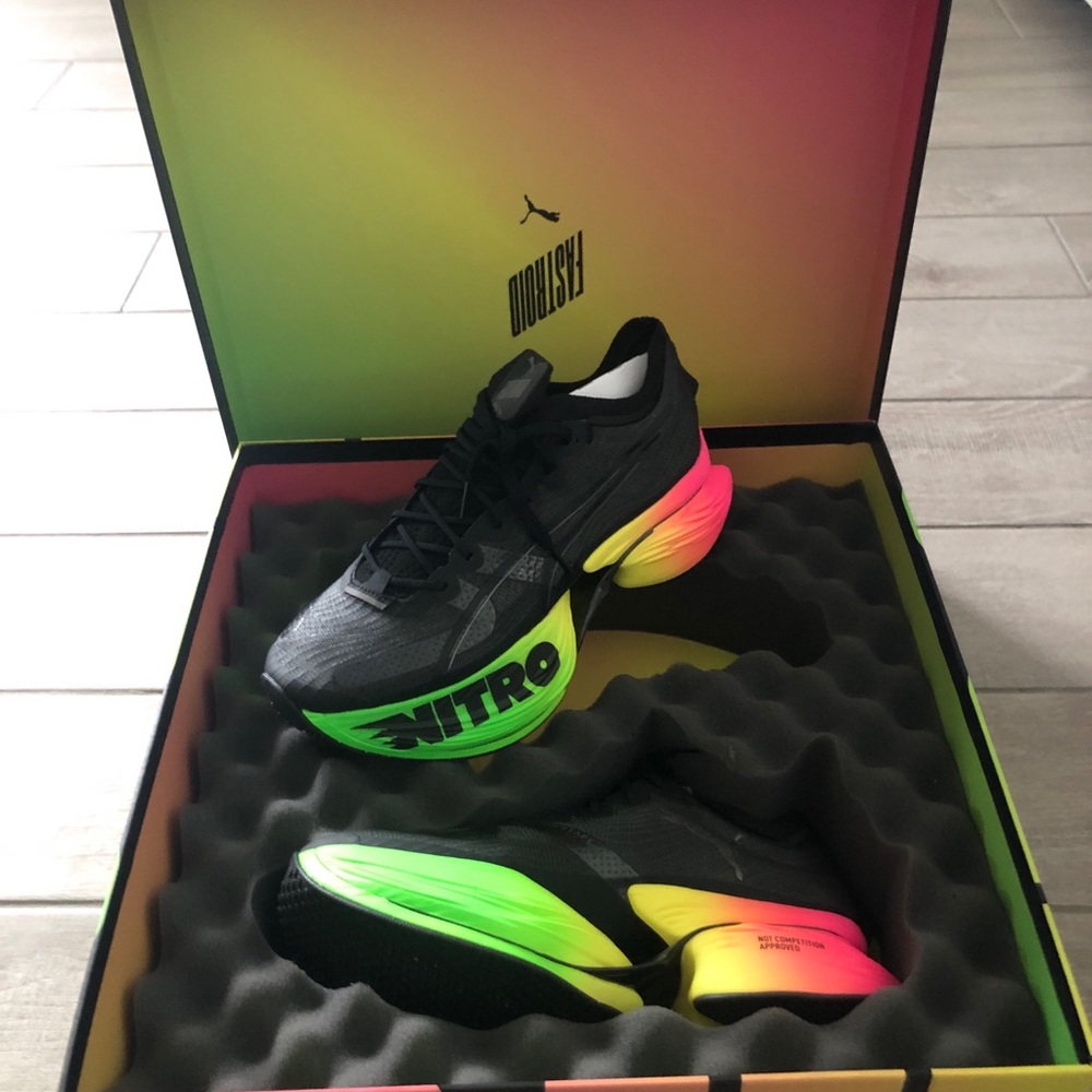 Puma men’s 10 black multi color Fastroid Nitro sneakers size 10 New